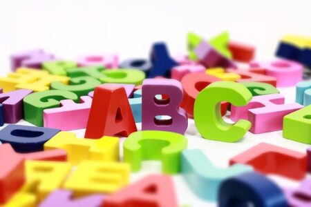abcc的四字词语（ABCC形式的词语大全）